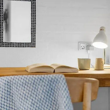 Hs012-henne-fyrrestien-6 *