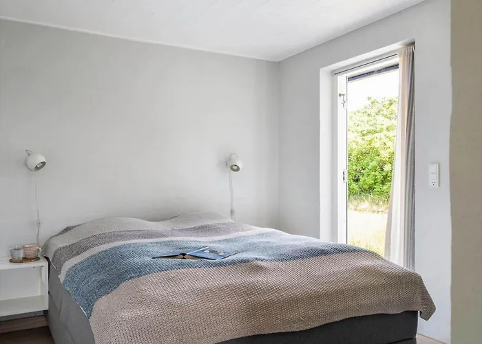 Hs012-henne-fyrrestien-6 * Henne Strand